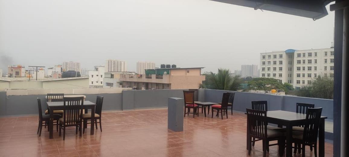 Abuzz Oxfordcaps Bannerghatta Bangalore Ngoại thất bức ảnh